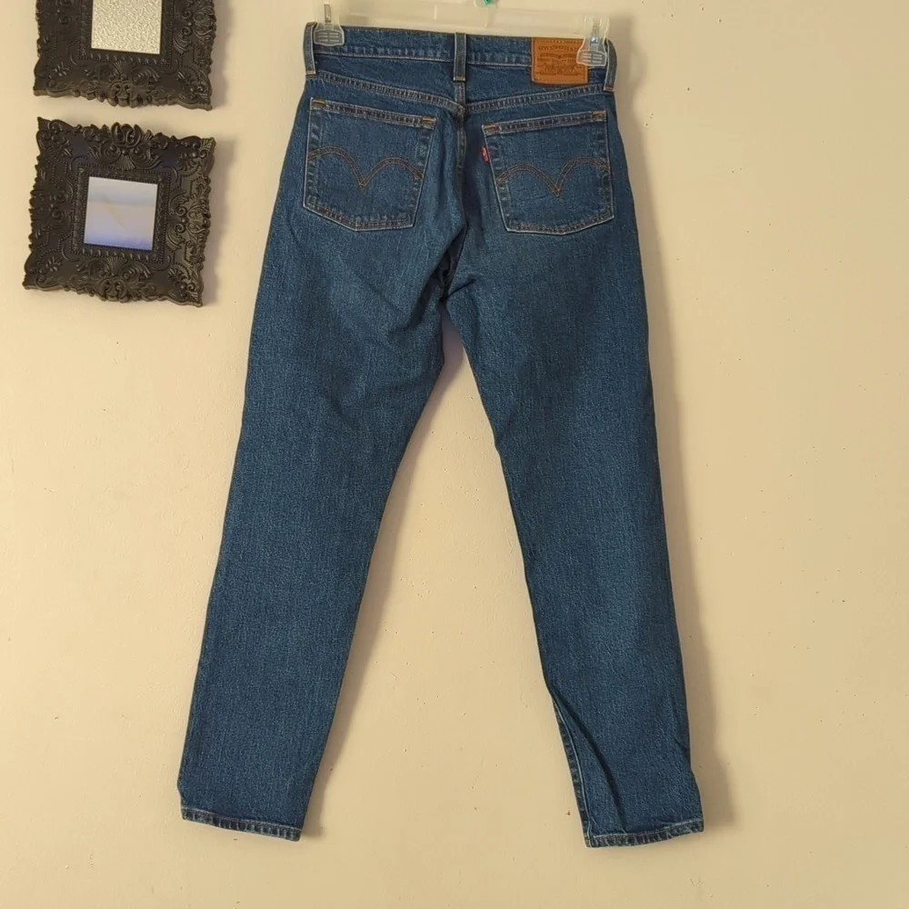 Levi's Women's Wedgie Fit Jeans - Picture 5 of 12